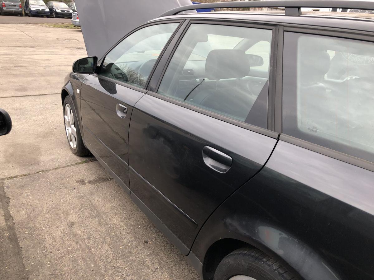 Audi A4 8E B6 Avant T&uuml;r hinten links Fondt&uuml;r Scheibenrahmen LZ9W Ebonyschwarz