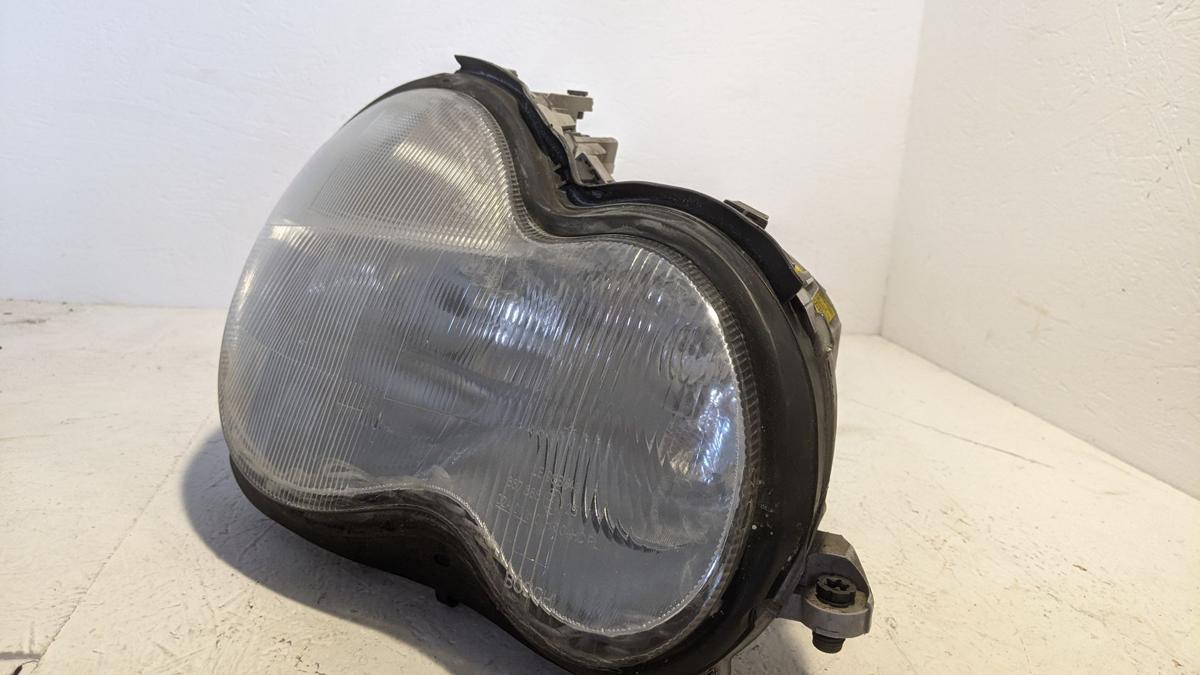 Mercedes Benz C Klasse W203 Scheinwerfer rechts Halogen vor Mopf Lampe