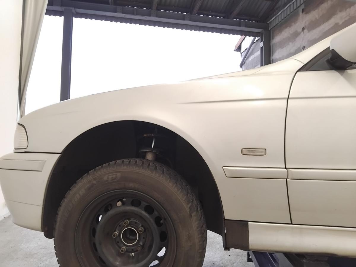 BMW 5er E39 original Kotfl&uuml;gel vorn links titansilbermetallic 354/7 BJ2001