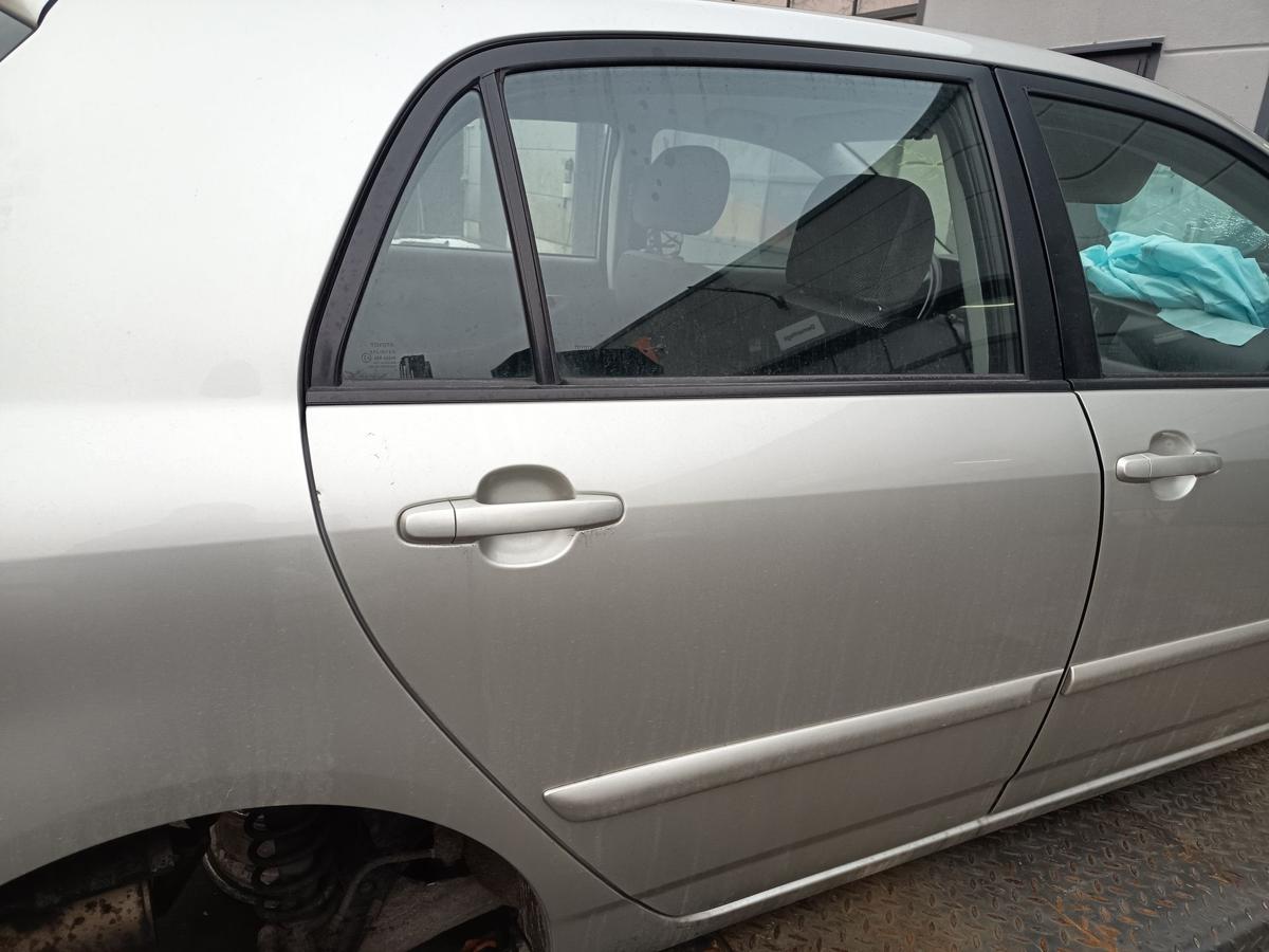 Toyota Corolla E12 original T&uuml;r hinten rechts 1C0 Silber Baujahr 2006