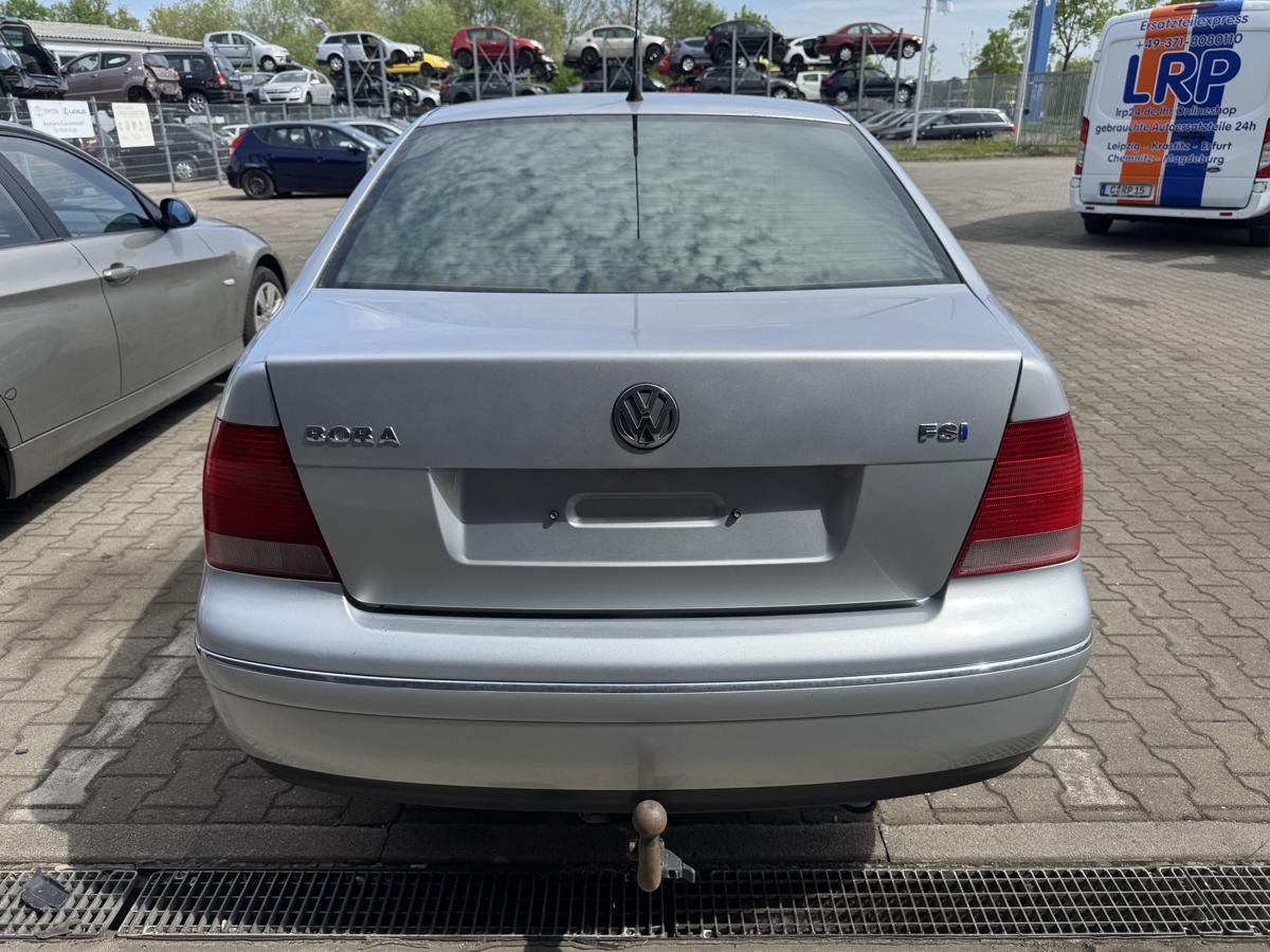 VW Bora original T&uuml;r vorn rechts LA7W Reflexsilber Rohbau Bj.2002