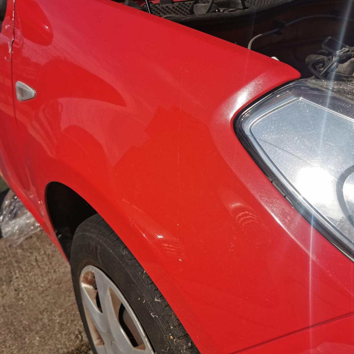 Dacia Sandero BS0 Kotflügel Fender Seitenwand vorn rechts OV21D RED PASSION