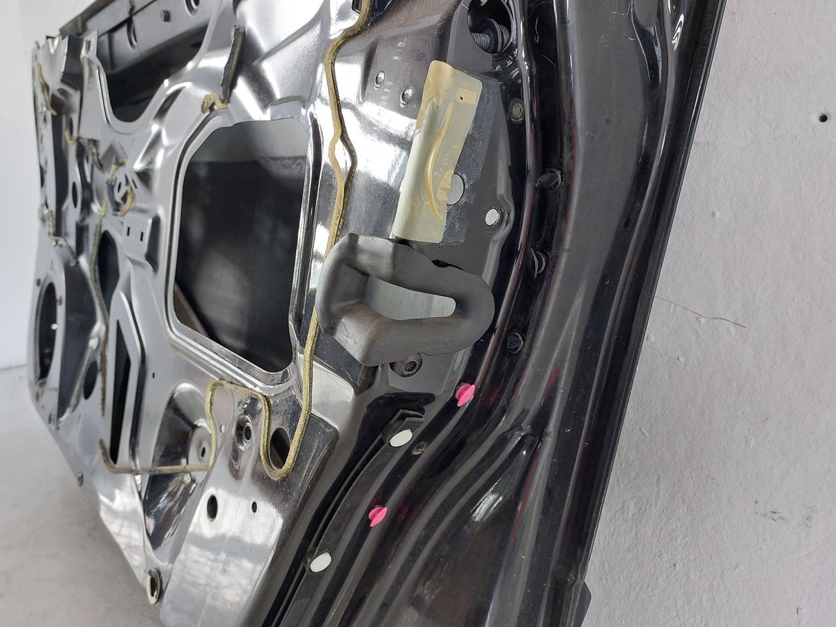 Audi A4 8E 8EC B7 Avant T&uuml;r vorn rechts Beifahrert&uuml;r T&uuml;rblatt LZ9Y schwarz