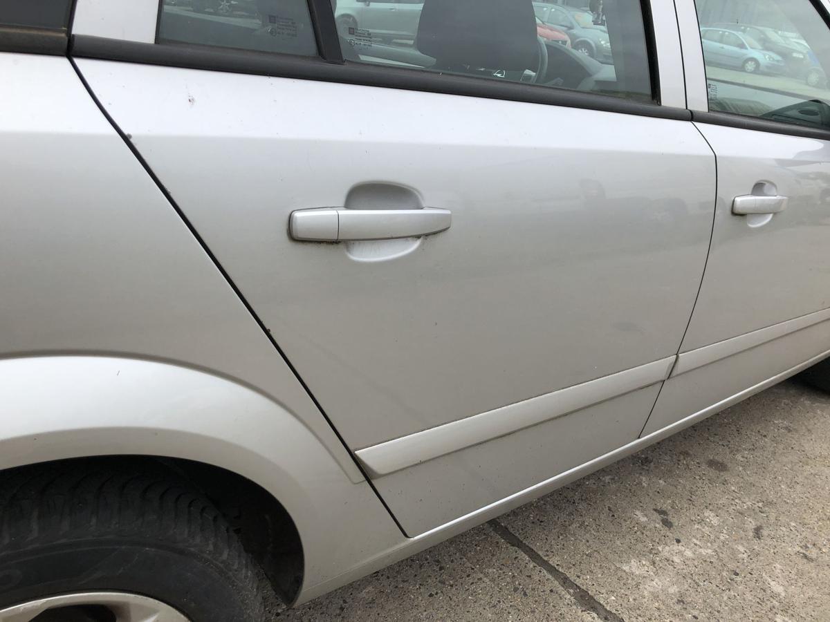 Opel Astra H Caravan T&uuml;r hinten rechts Fondt&uuml;r Kombi im Rohbau 2AU Starsilber