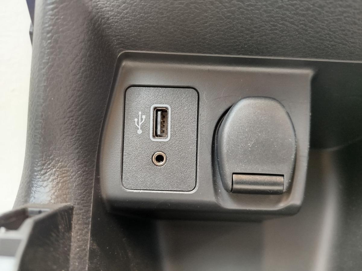 Nissan Micra K14 Verkleidung Schaltkulisse Mittelkonsole Armaturenbrett