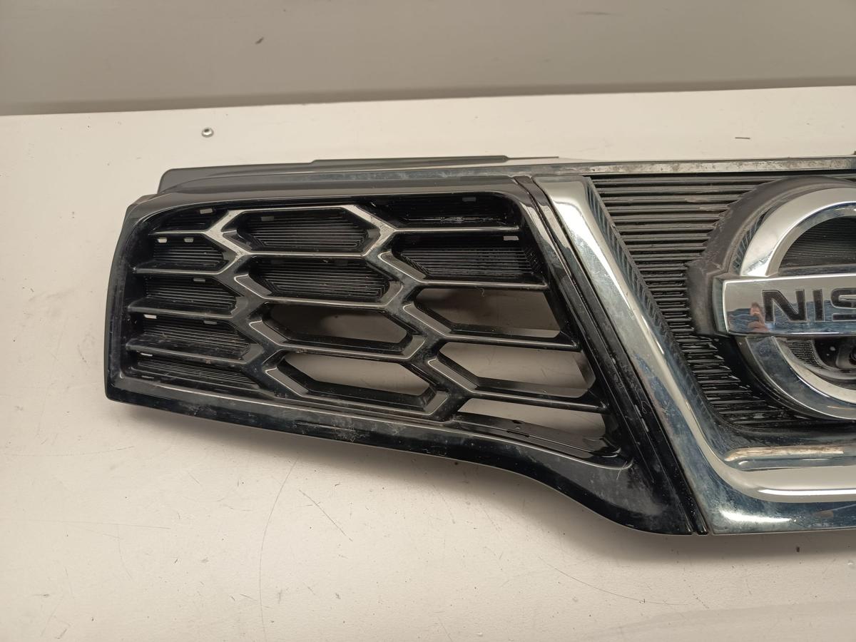 Nissan Qashqai J10 original K&uuml;hlergrill mit Frontkamera GAB Nightshade Bj 2013