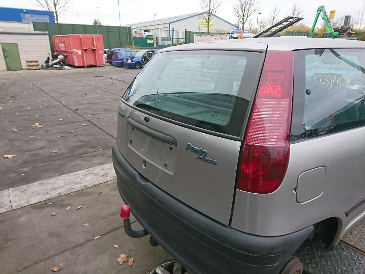 Fiat Punto 176 3trg orig Heckklappe mit Scheibe 612/A Minimalgrau met Bj 1995