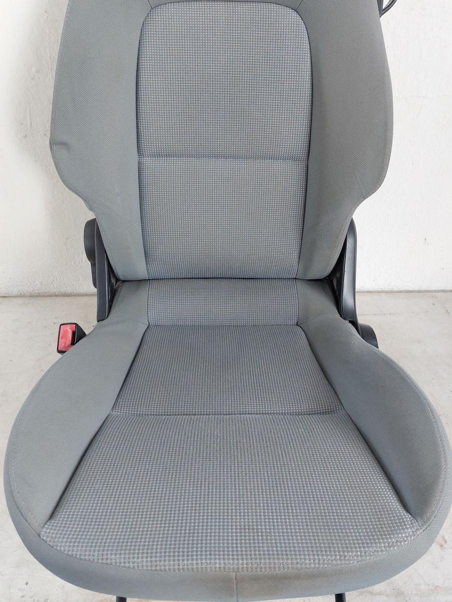 Mitsubishi Colt CZC Cabrio Sitz vorn links Fahrersitz Stoff hellgrau