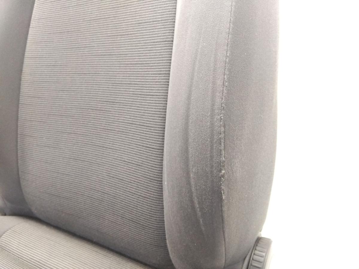 VW Golf 5 1K Sitz Fahrersitz vorn links Stoff dunkelgrau 3 t&uuml;rig BJ2008