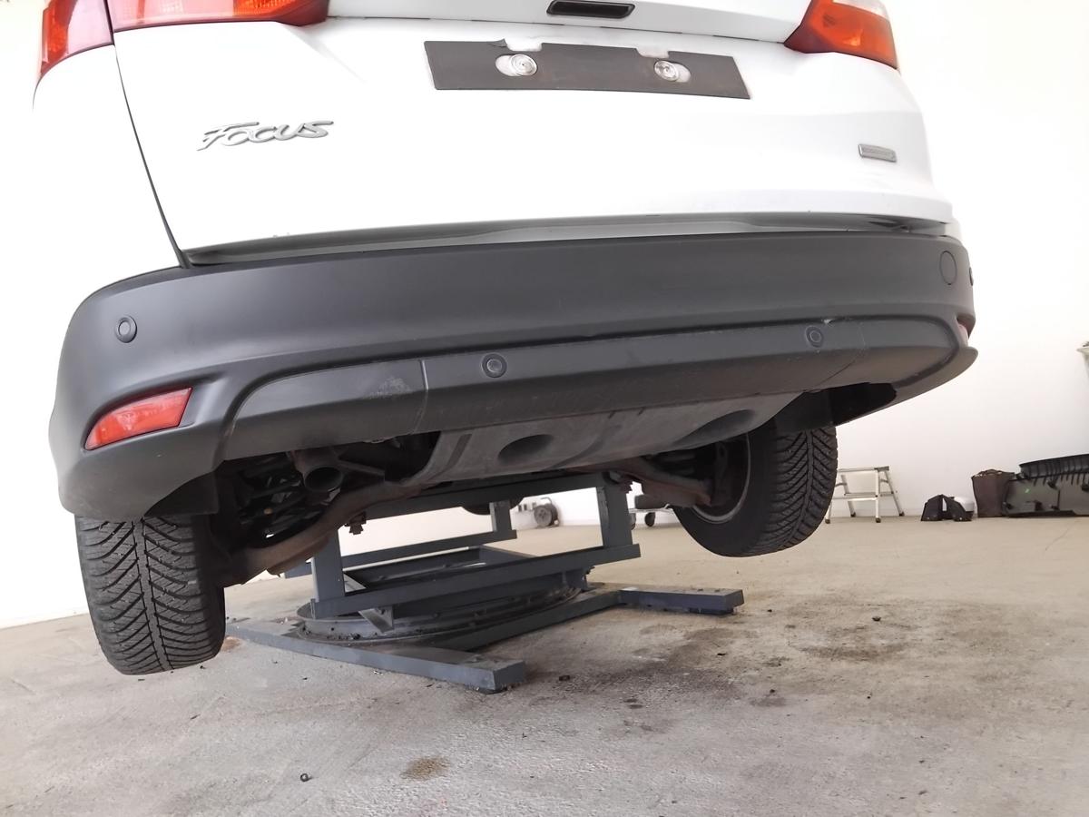 Ford Focus 3 DYB Turnier original Sto&szlig;f&auml;nger Sto&szlig;stange hinten frostweiss BJ2013