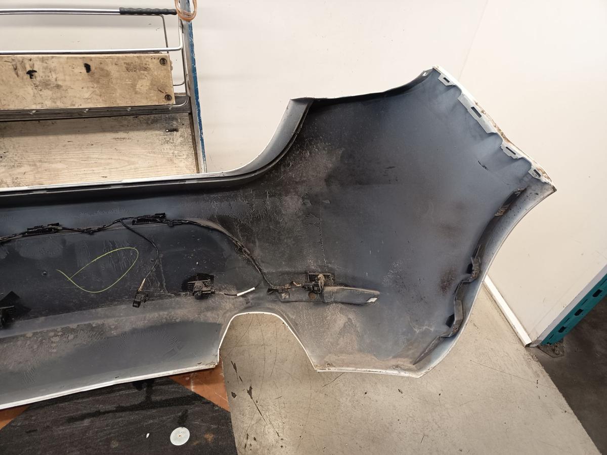 Seat Leon 1P orig Sto&szlig;stange hinten Sto&szlig;f&auml;nger LB9A Wei&szlig; Bj 2007
