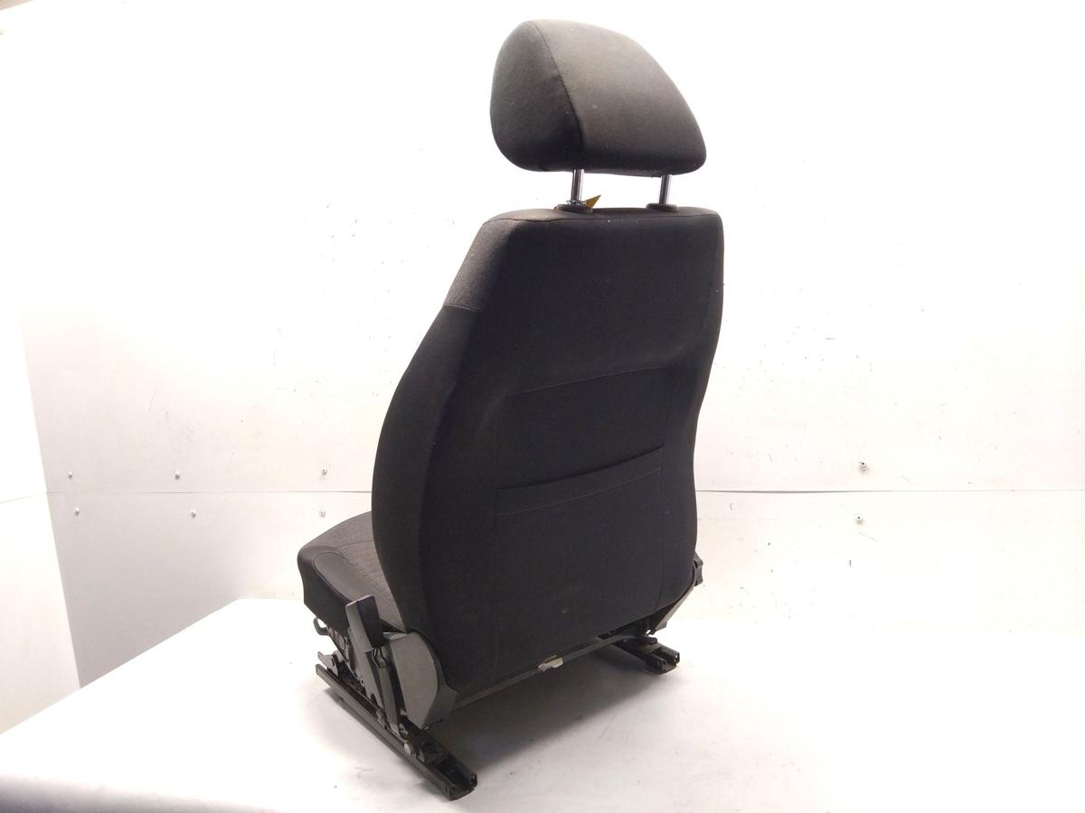 VW Polo 6R Sitz vorn rechts Beifahrersitz 5-T&uuml;rer Stoff dunkelgrau Bj.2011