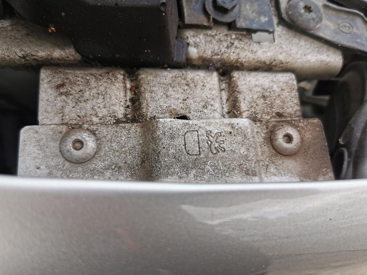 Peugeot 1007 K Kotflügel Fender Seitenwand vorn rechts EZR Aluminiumgrau Met OE Peugeot 1007 K Kotflügel Fender Seitenwand vorn rechts EZR Aluminiumgrau Met OE