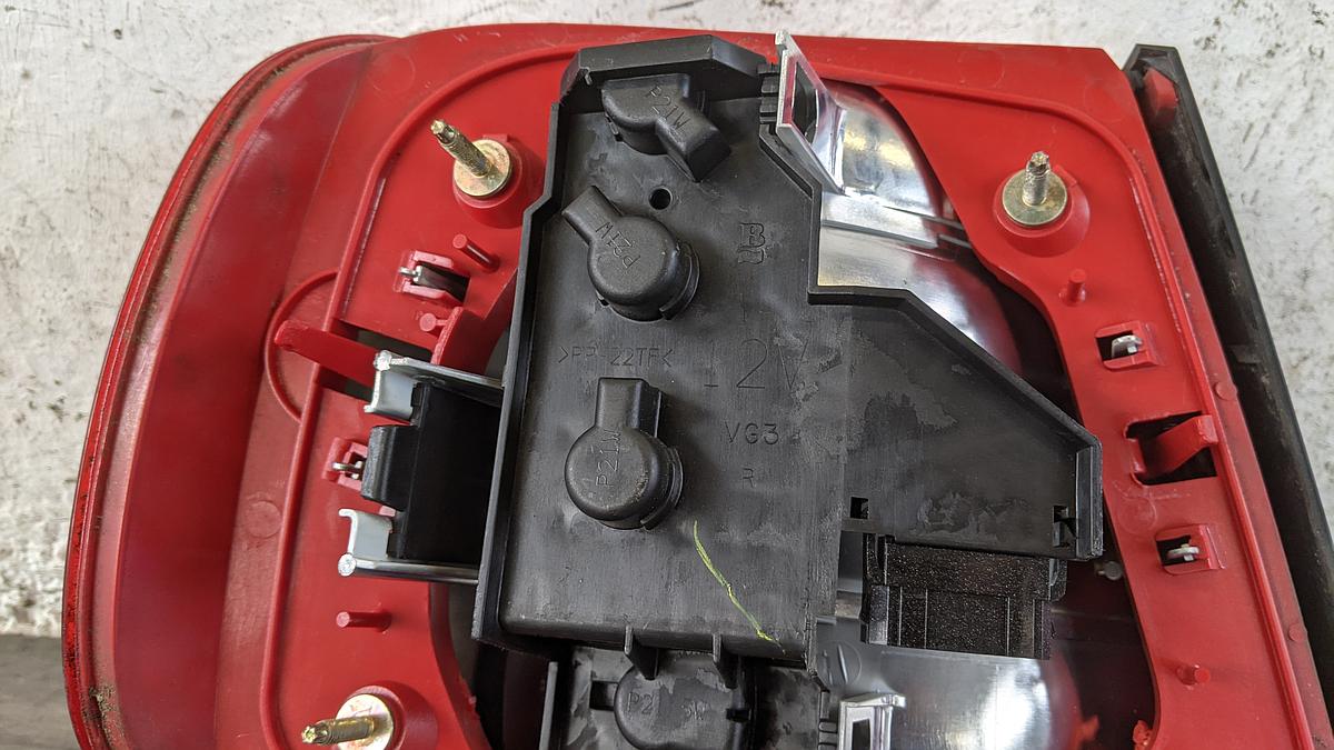 Audi A4 B5 Limo Rückleuchte Schlußleuchte Lampe hinten rechts 8D0945096C