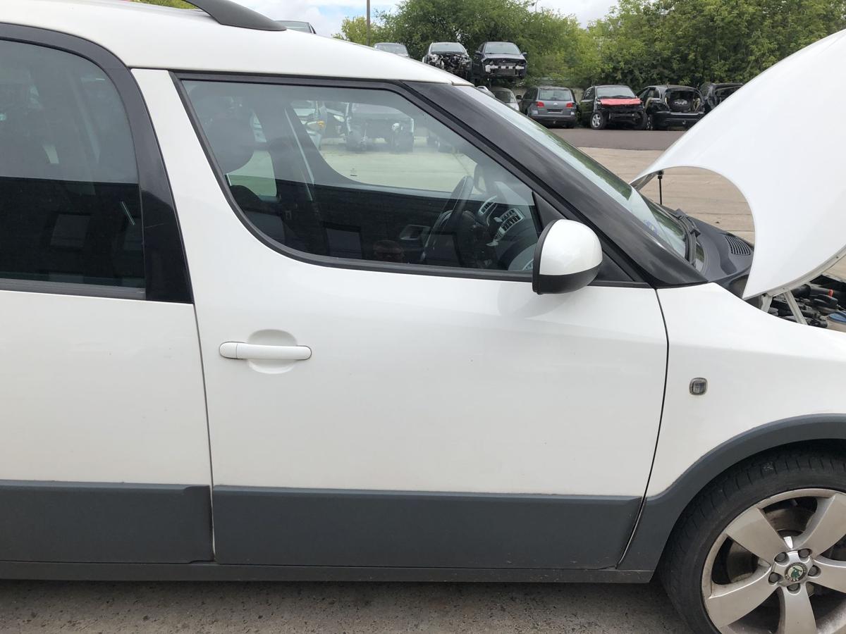 Skoda Roomster Scout 5J Tür vorn rechts Beifahrertür LF9E candyweiss Rohbau