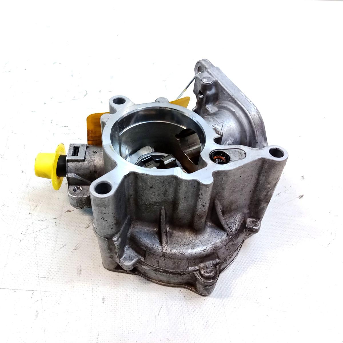 Audi A3 8P original Vakuumpumpe Unterdruckpumpe 06J145100B 1.8TFSI Bj.2010