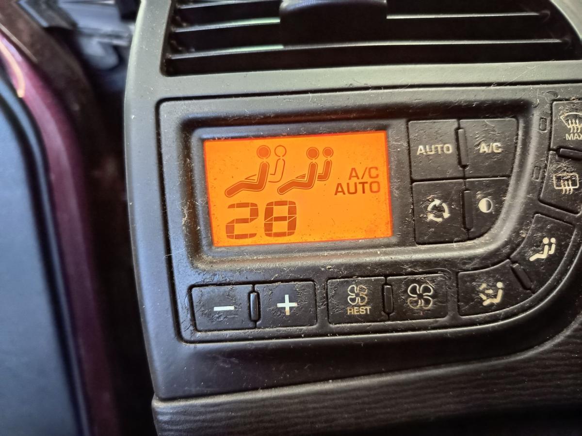 Citroen C4 Picasso Baujahr 2008 original Klimabedienteil vorn links 3037973100