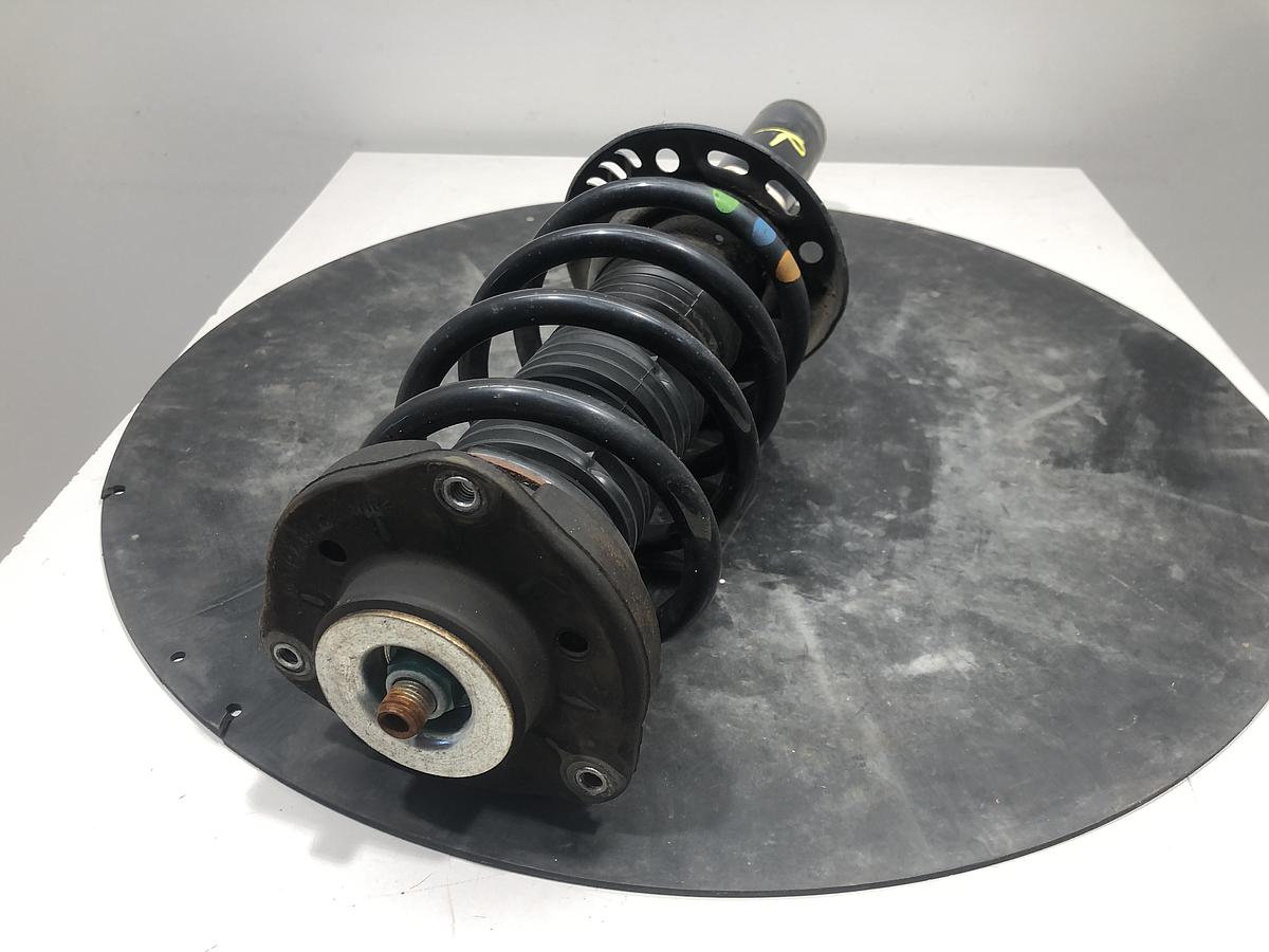 VW Passat 3C Variant orig Federbein vorn rechts 3C0413031N Bj 2011