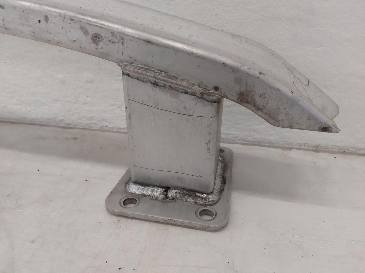 NIO EL6 Elektro SUV Tr&auml;ger Sto&szlig;f&auml;nger hinten Pralltr&auml;ger Sto&szlig;f&auml;ngertr&auml;ger Alu