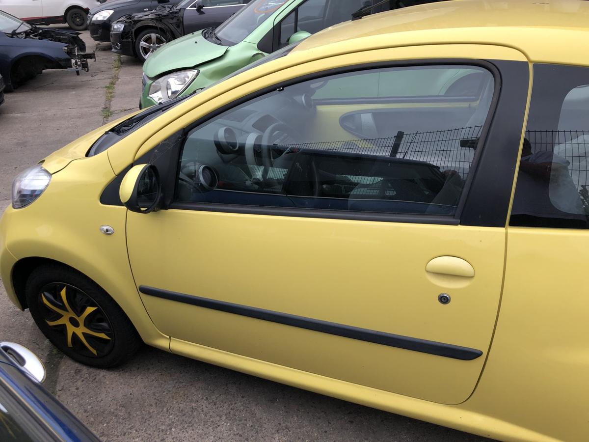 Peugeot 107 Typ P T&uuml;r vorn links Fahrert&uuml;r nur f&uuml;r 3 t&uuml;rer KBL Citrus Gelb