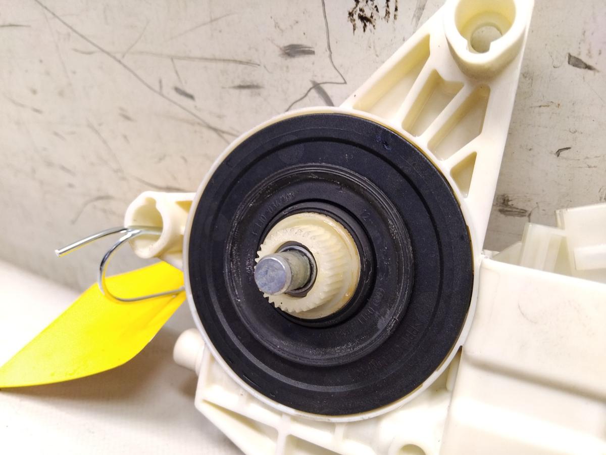 Mercedes Benz Vito 447 original Fensterhebermotor vorn links Bj.2014