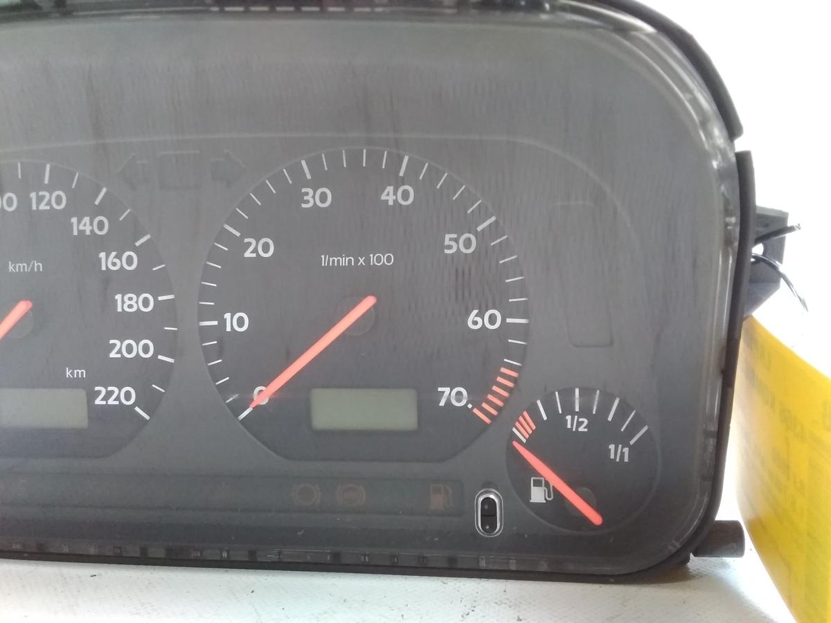 VW Golf 3 Cabrio Facelift original Kombiinstrument Tacho Armatur 1.6 74kw Bj2000