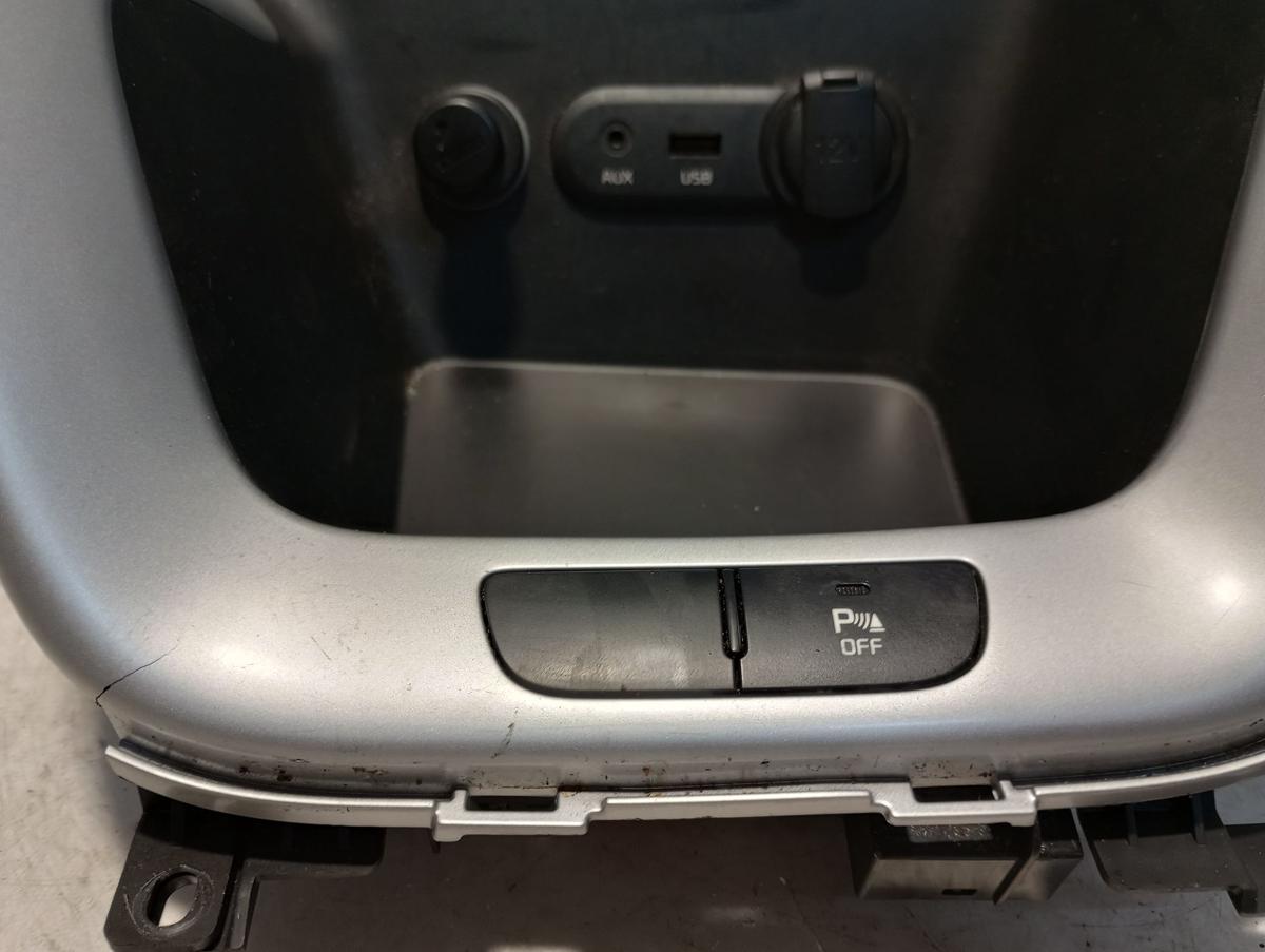 Kia cee´d II orig Zigarettenanzünder Aux USB Anschluss Ablage 84631A2100 Bj 2012