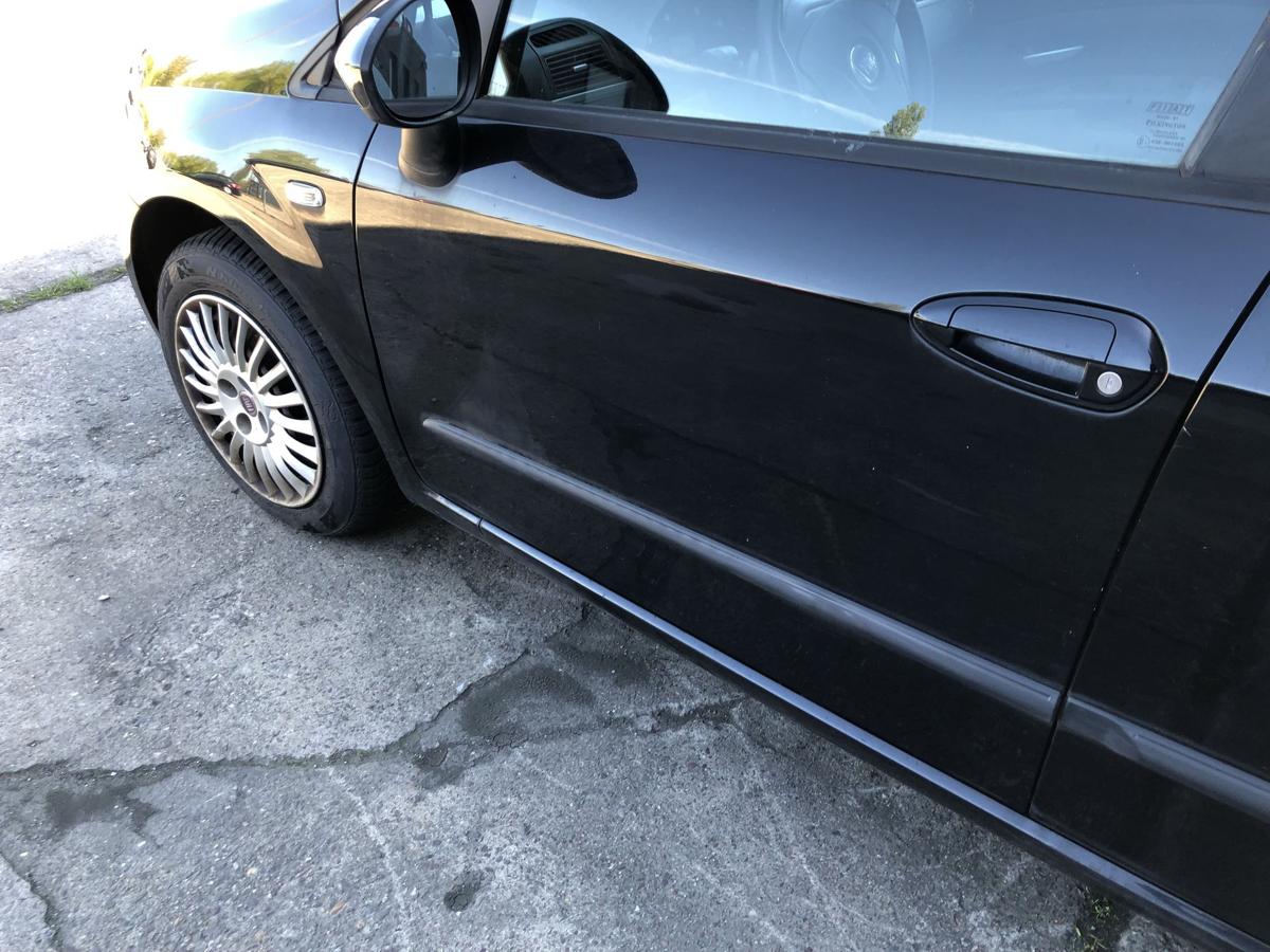 Fiat Grande Punto 199 T&uuml;r vorn links Fahrert&uuml;r 5 t&uuml;rer Roh 891 Nero Provocatore