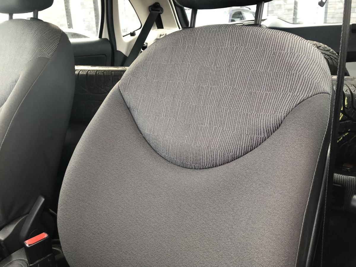 Citroen C3 Typ F Sitz vorn links Fahrersitz Stoff ohne Heizung