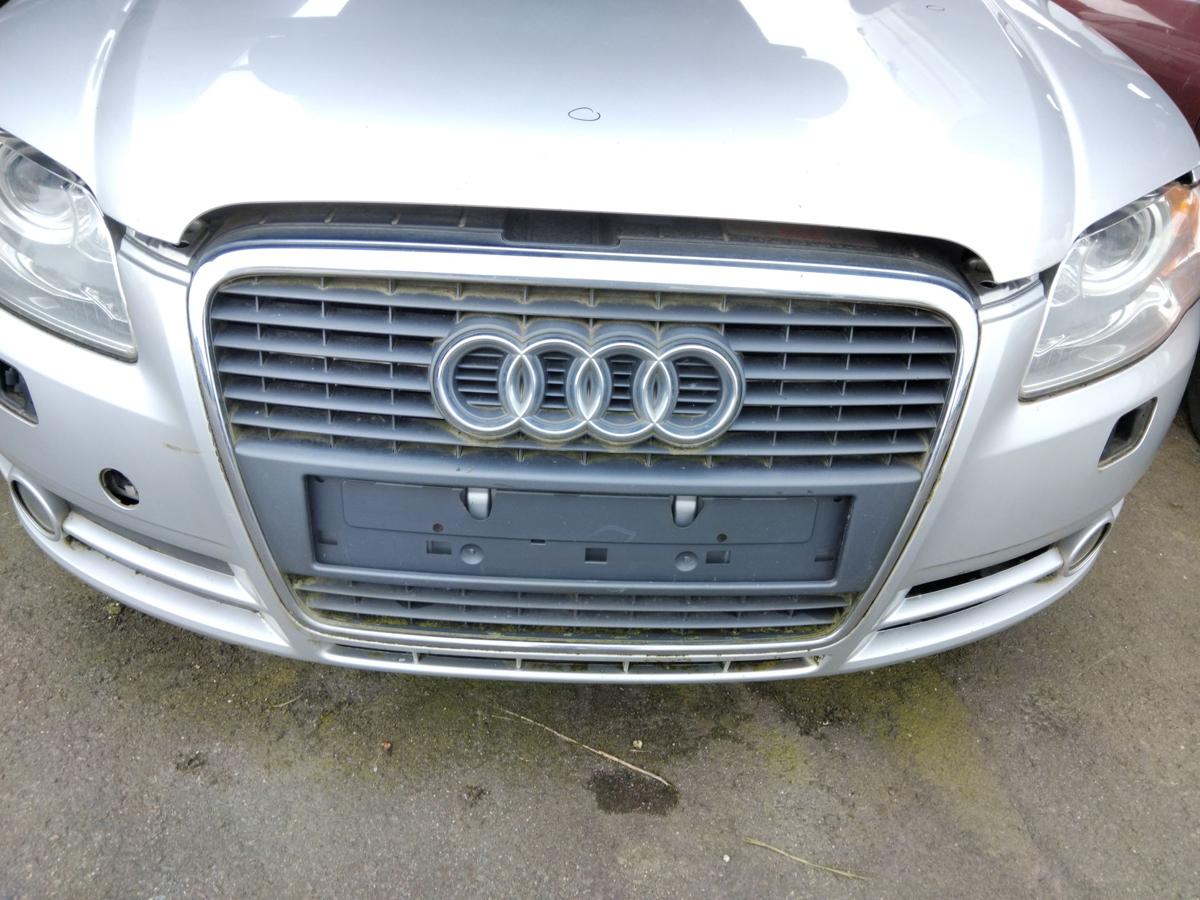 Audi A4 8E B7 original Stoßfänger Stoßstange vorn SRA lichtsilber LY7W BJ2006