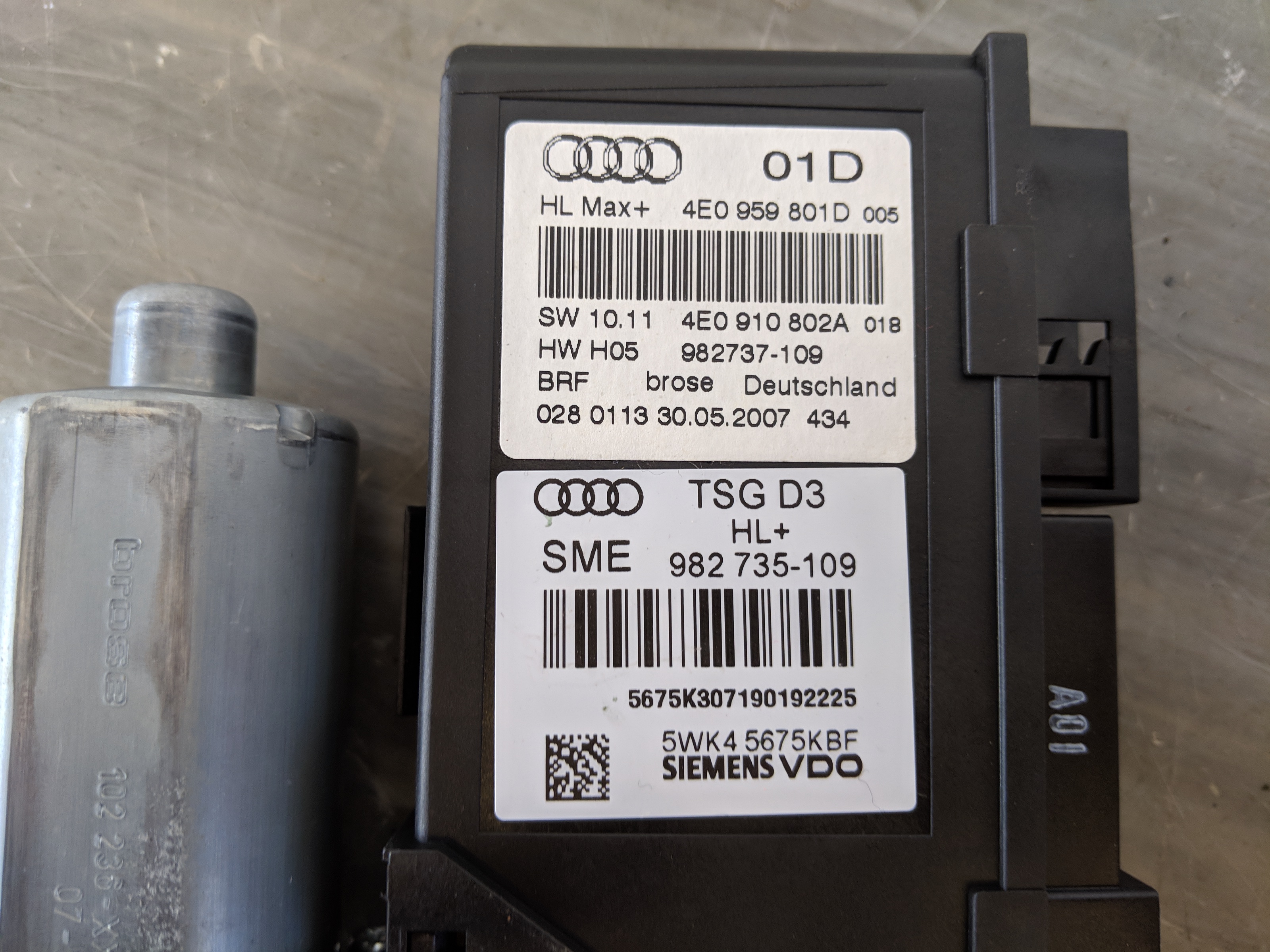 Audi A8 4E Bj07 Fensterhebermotor hinten links 4E0959801D