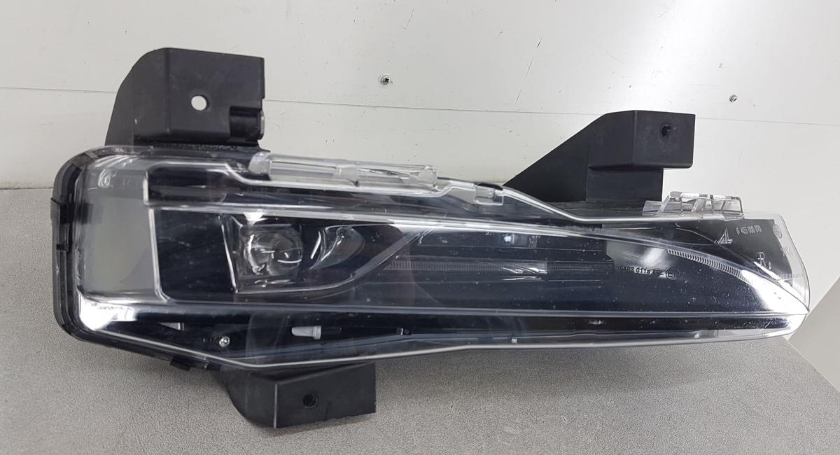 Tesla Model X Nebelscheinwerfer rechts LED Bj2022 1649250-00-C Modell ab 2021
