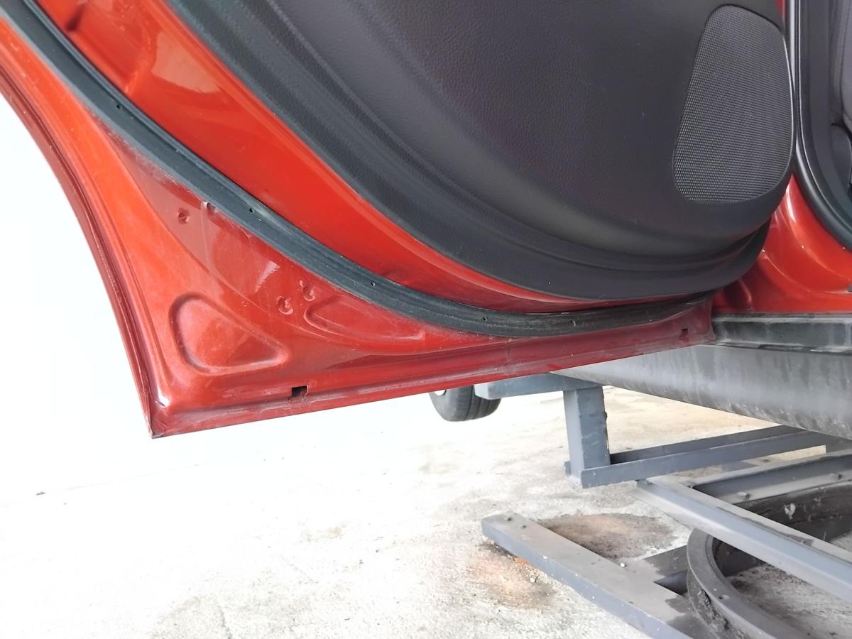 Nissan Tiida C11 T&uuml;r hinten links NAC New Red Metallic 5-t&uuml;rig Schr&auml;gheck BJ2009