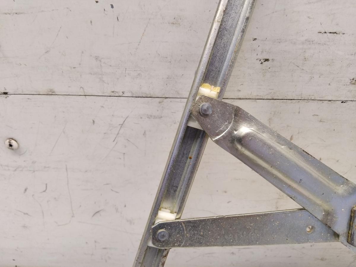 Nissan Pixo original Fensterheber vorn links elektrisch ohne Hebermotor BJ2009