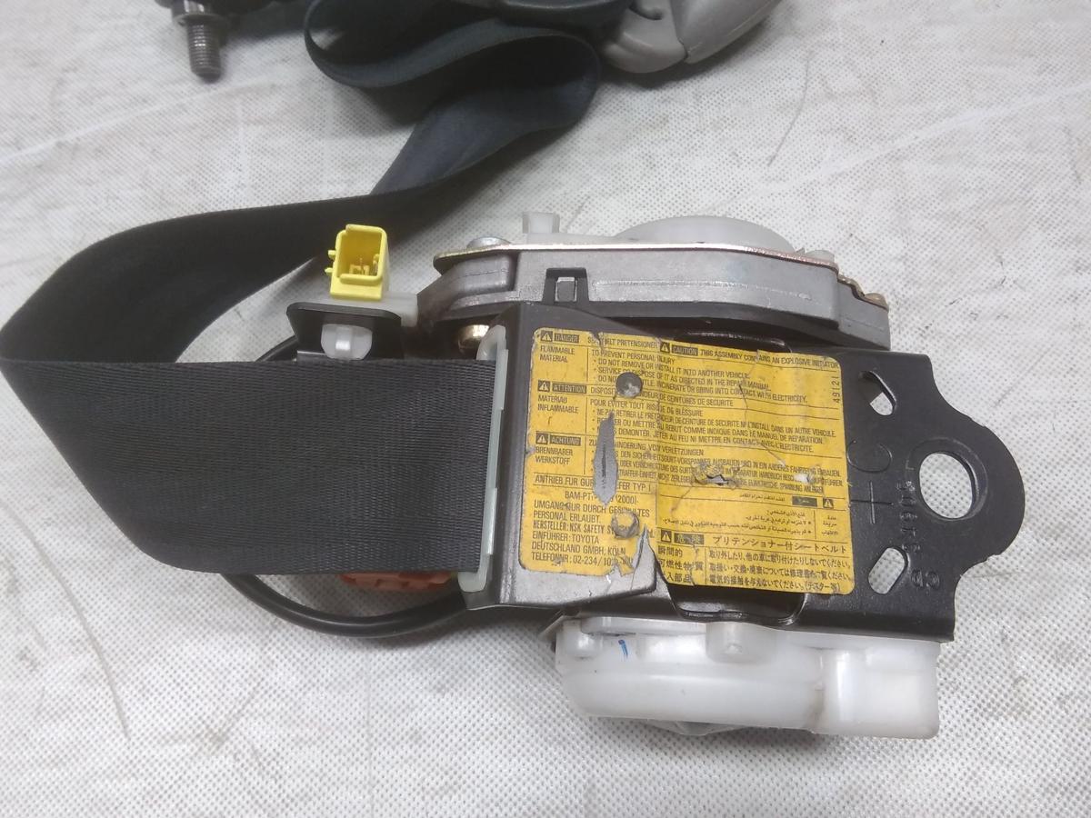Lexus IS200 BJ2000 Gurt Sicherheitsgurt vorn links
