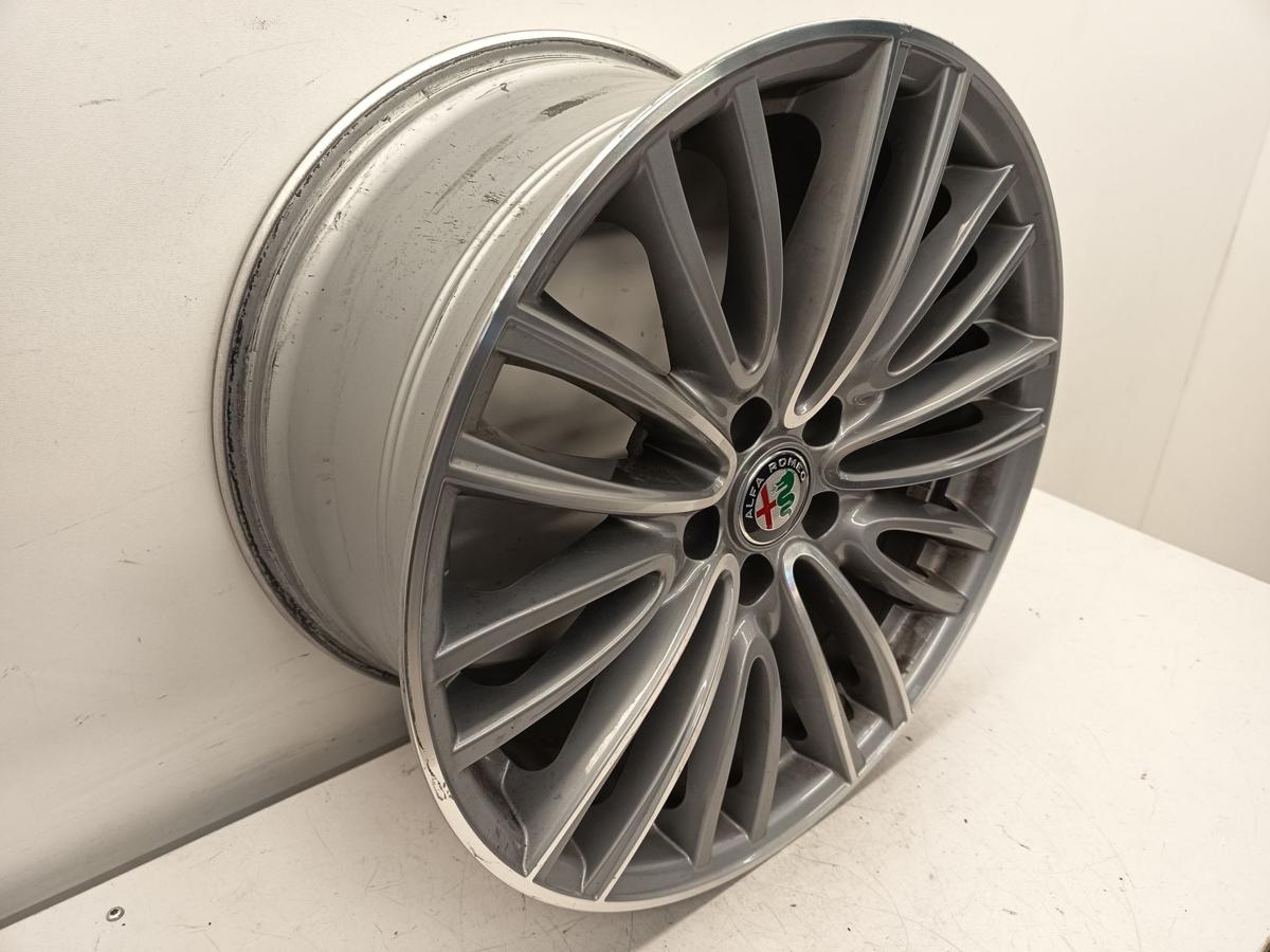 Alfa Romeo Giulia original Alu Einzelfelge 156119156 9x18 ET34 Bj 2018