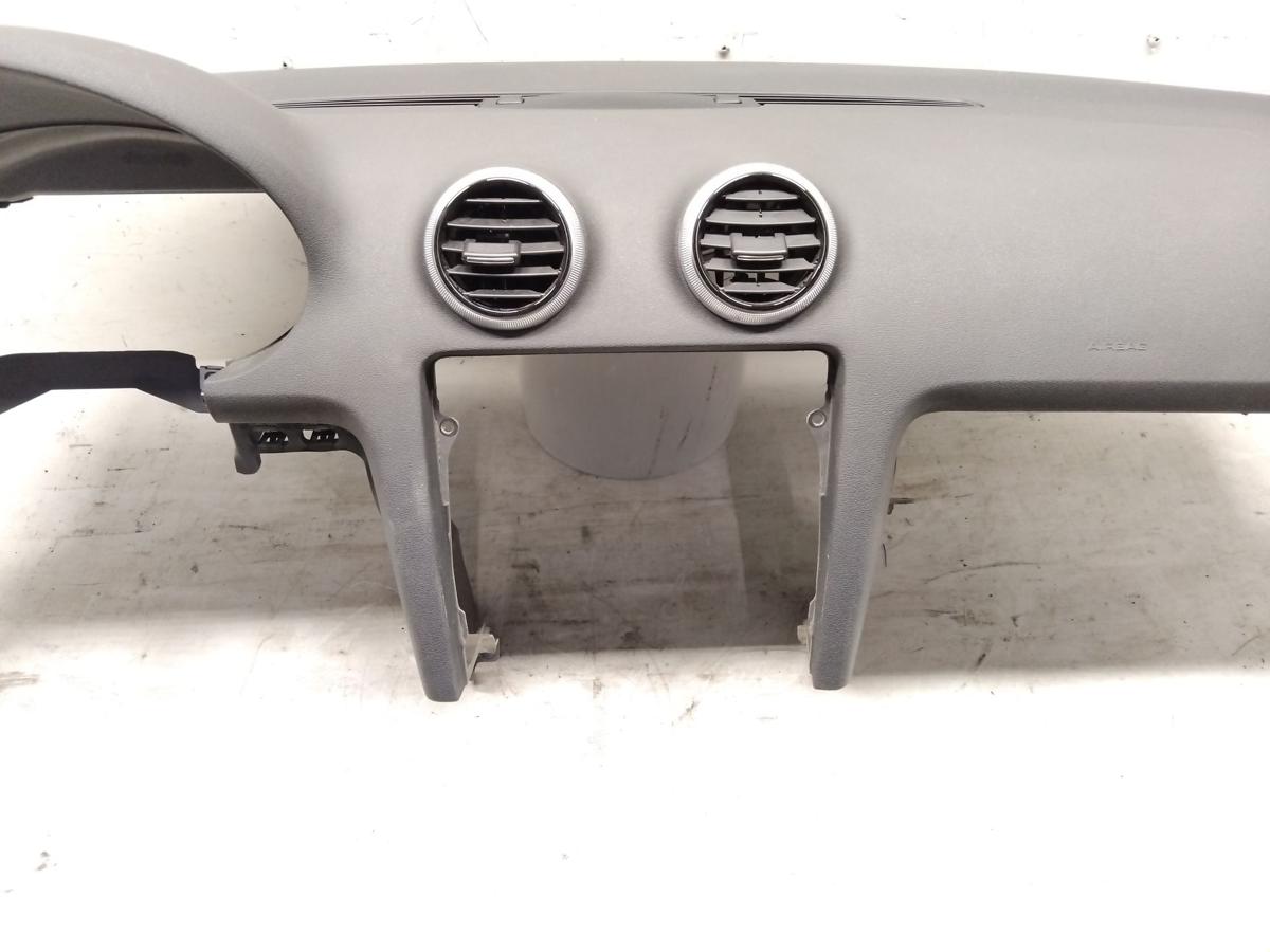 Audi A3 8P Facelift original Armaturenbrett Cockpit schwarz Bj.2013