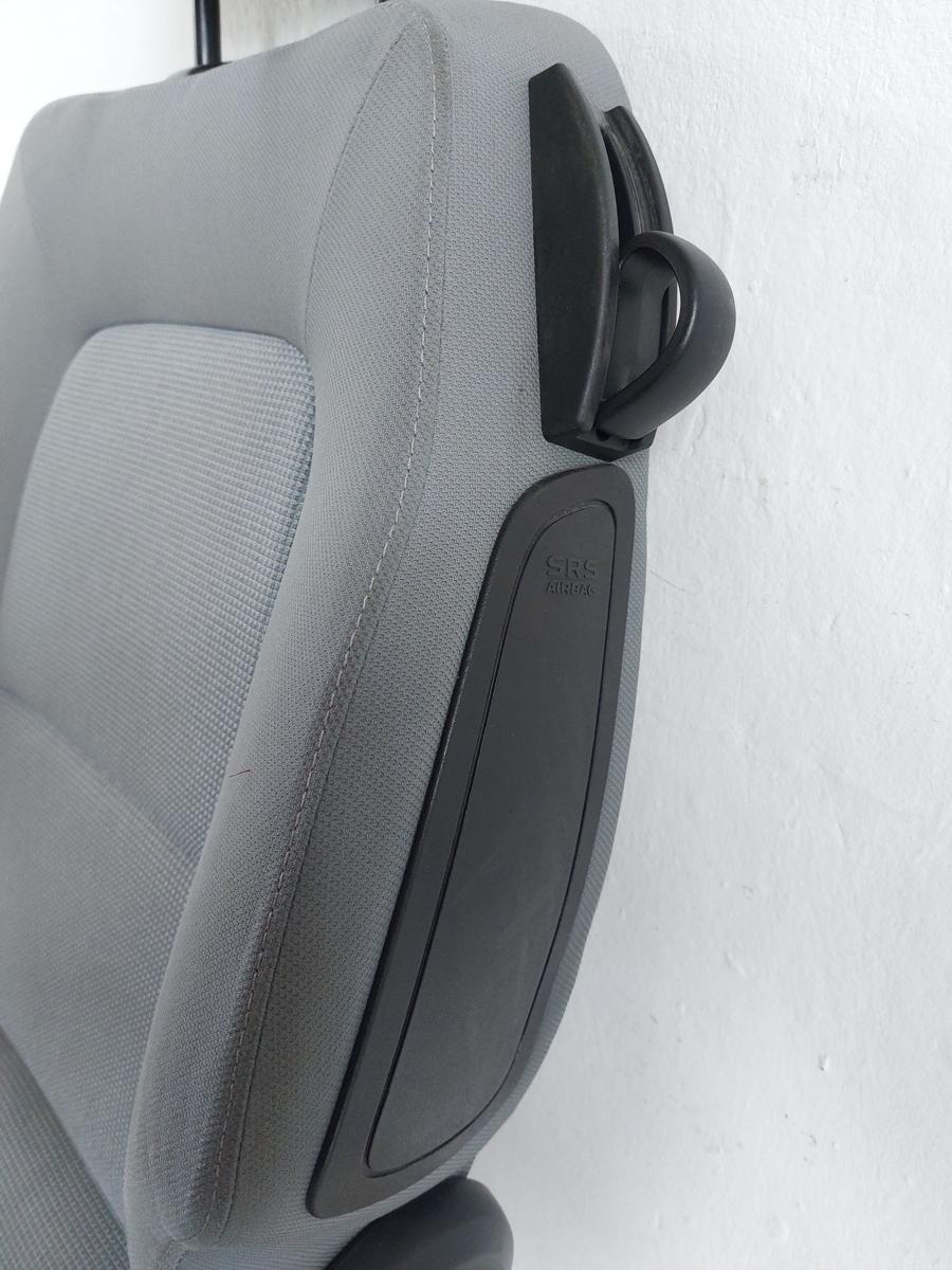 Mitsubishi Colt CZC Cabrio Sitz vorn links Fahrersitz Stoff hellgrau