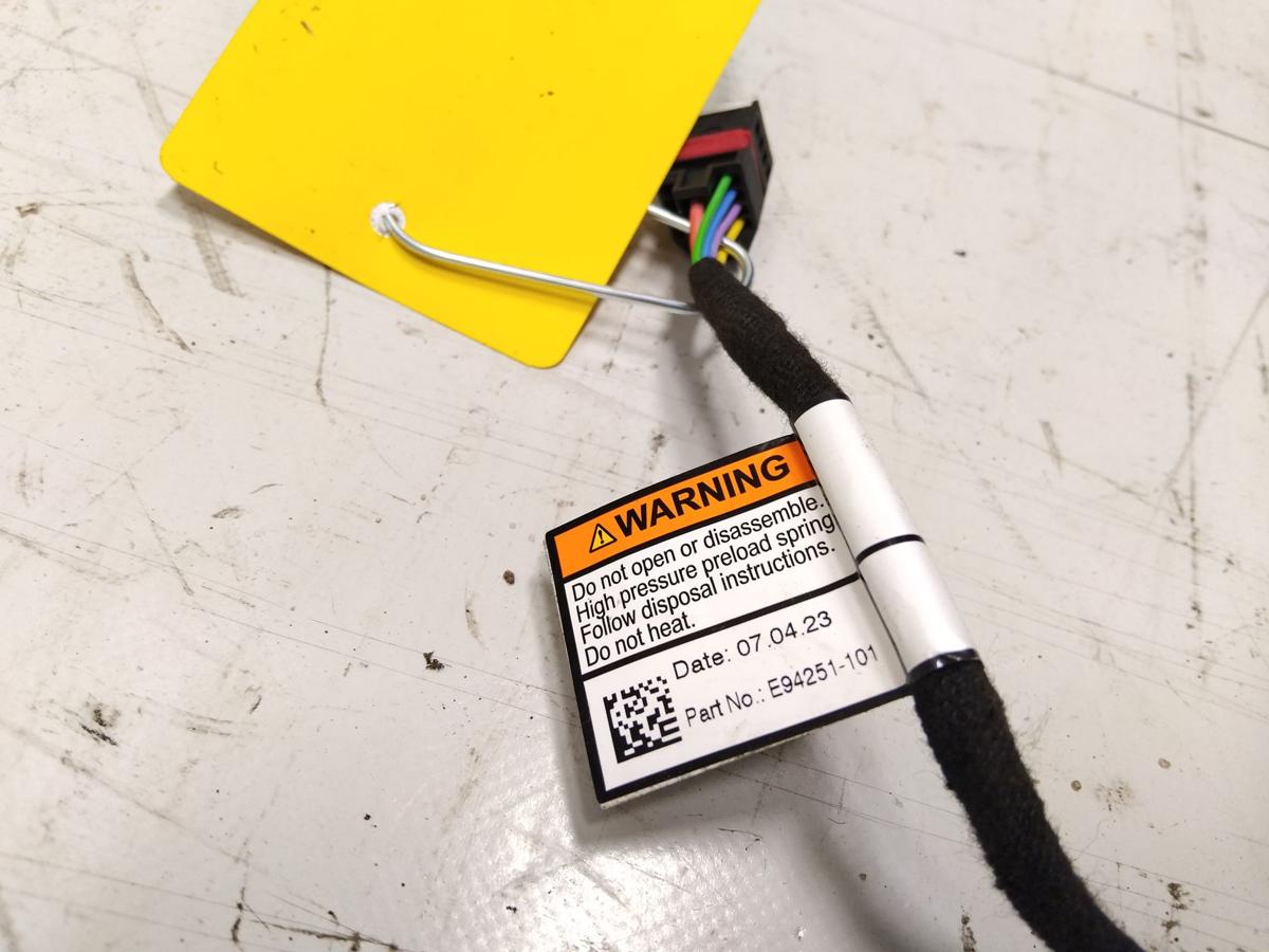 Polestar 3 original Gasdruckzylinder Heckklappe links mit Servomotor BJ2024