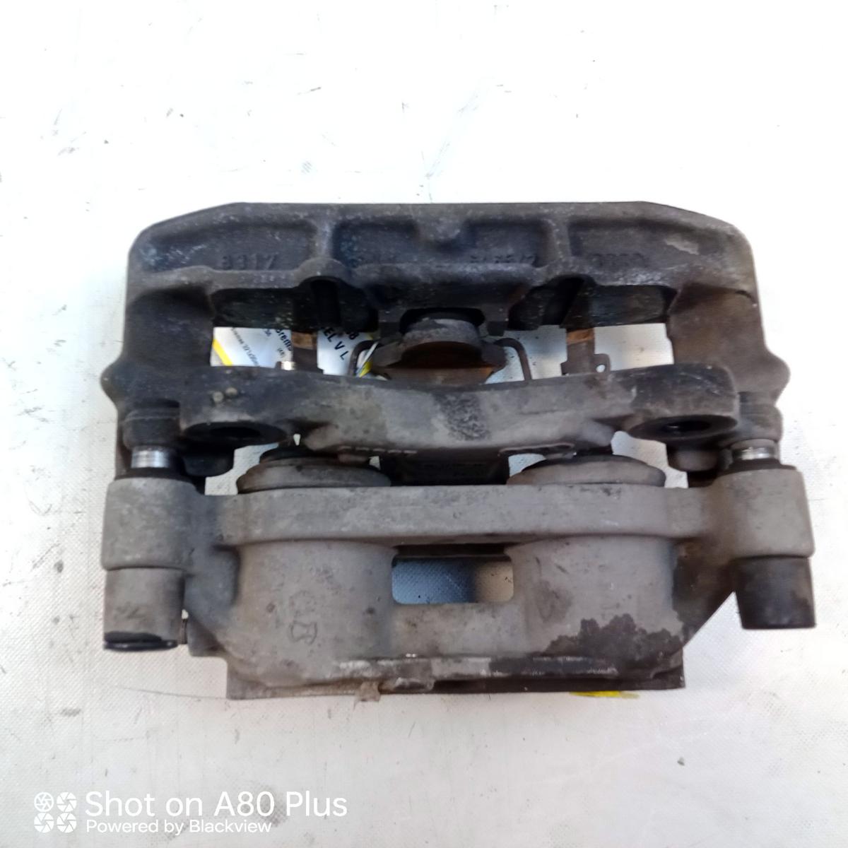 Audi A6 4B C5 original Bremssattel Vorderachse links Lucas 4.2 220kw Bj.1999