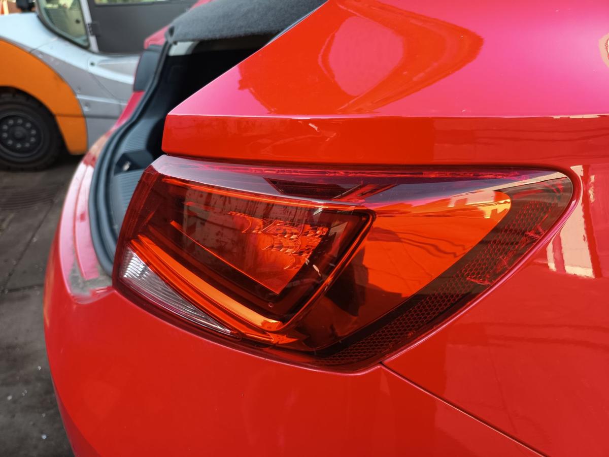 Seat Leon III Limo original LED Heckr&uuml;ckleuchte rechts aussen Schlusslicht Bj14