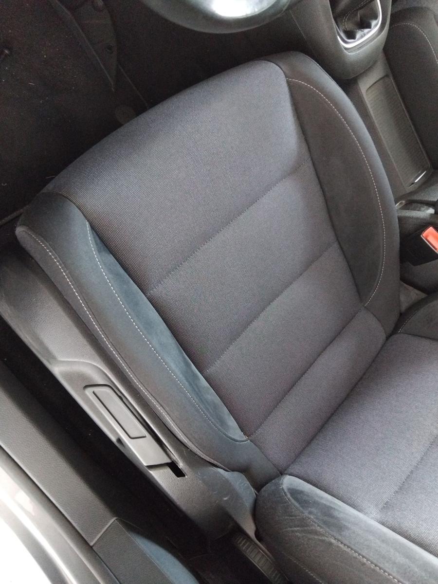 VW Golf 6 original Sitz vorn links Fahrersitz Stoff Dunkelgrau 5-Türer BJ2012