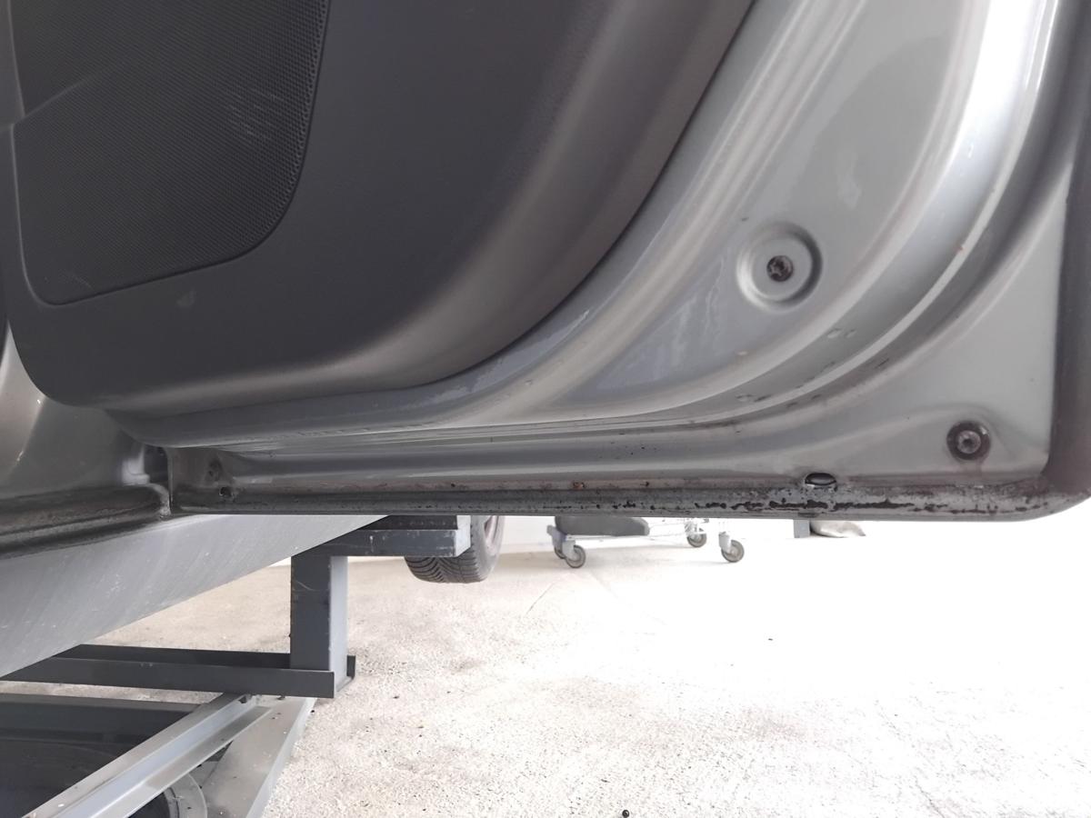 Volvo V50 II Kombi T&uuml;r hinten rechts 477 Electric Silber Metallic BJ2007