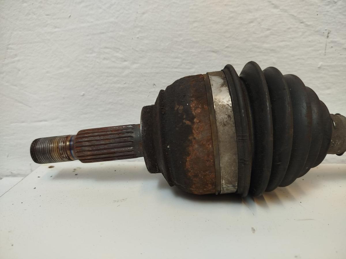 Nissan Micra K14 Antriebswelle vorn rechts Gelenkwelle vom Schaltgetriebe 5Gang