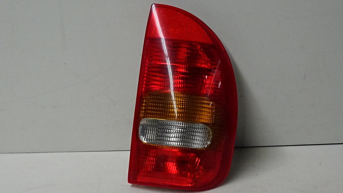 Opel Corsa B BJ1999 Rückleuchte Rücklicht rechts 5 Türig rot gelb