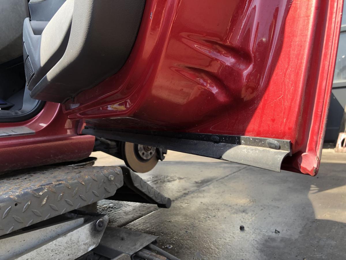 Peugeot 807 original Tür vorn rechts Beifahrer KKQ Tiefrot Bj 2004