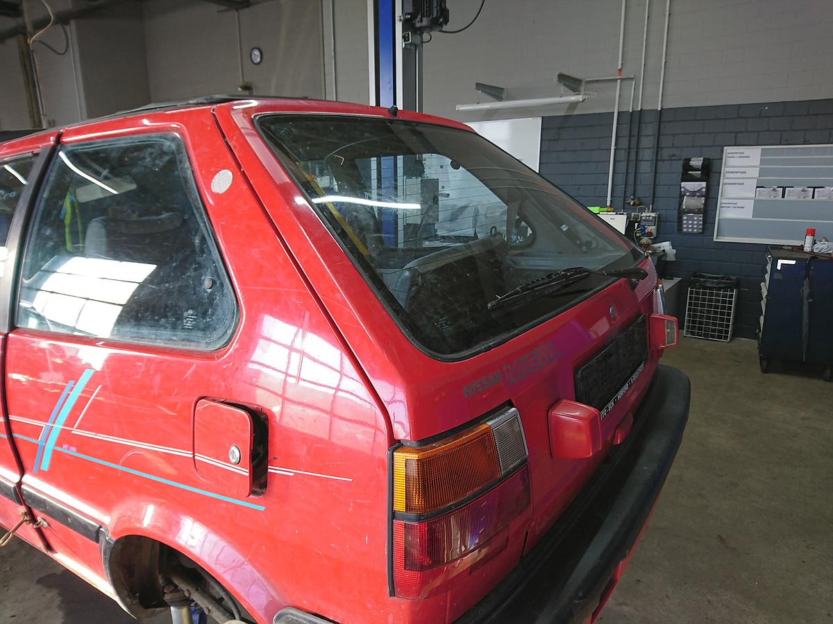 Nissan Micra K10 orig Heckklappe mit Scheibe 3trg 526 Superred Bj 1991