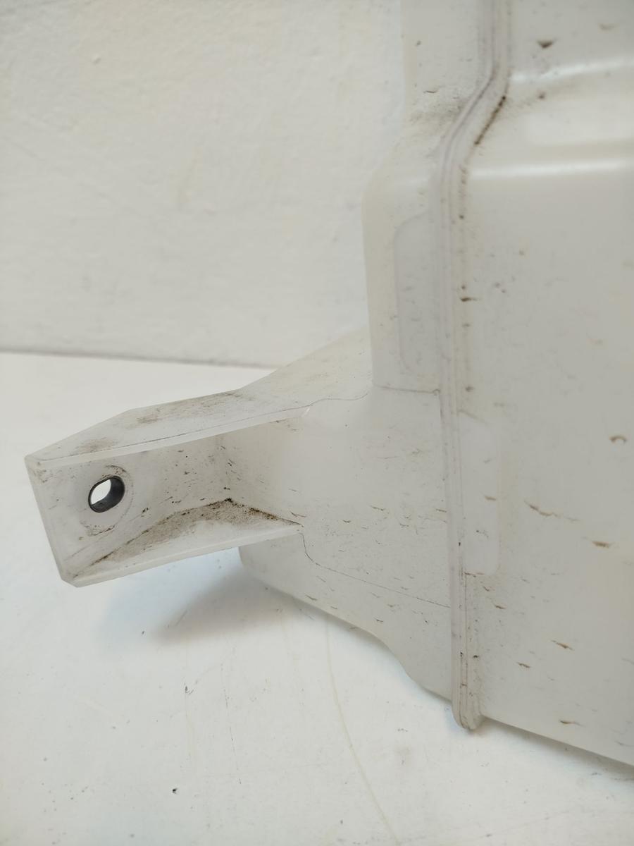 NIO EL6 Elektro SUV Waschwasserbeh&auml;lter Waschbeh&auml;lter mit Sensor