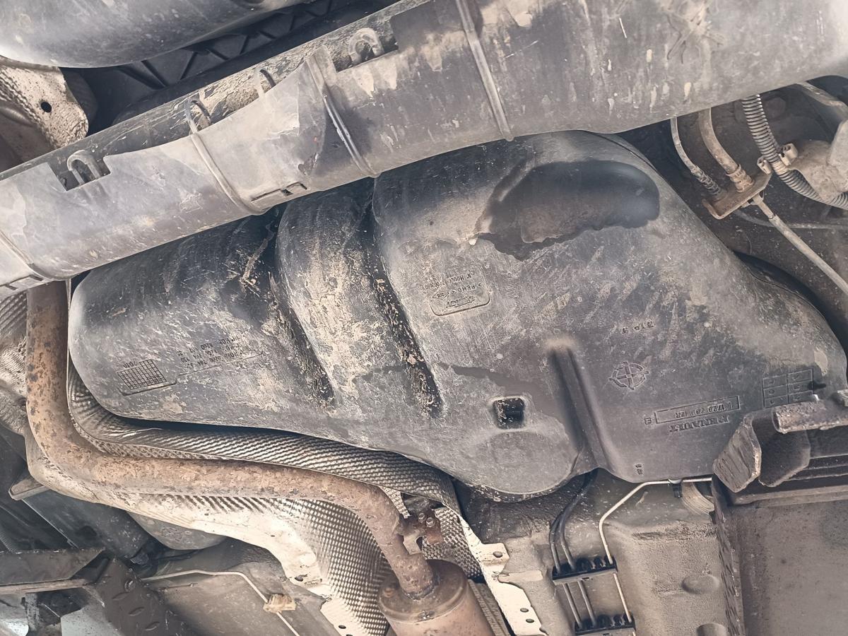 Renault Megane III Kombi orig Tank 2.0l 103kW Benzin Bj 2010