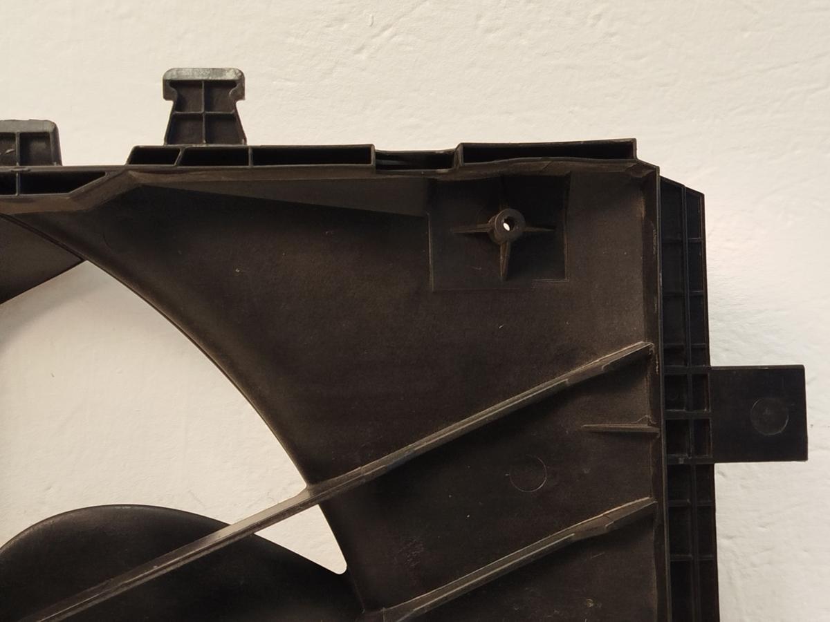 Mercedes C Klasse W204 K&uuml;hlerl&uuml;fter L&uuml;fter K&uuml;hlung L&uuml;fterzarge C300 170kw